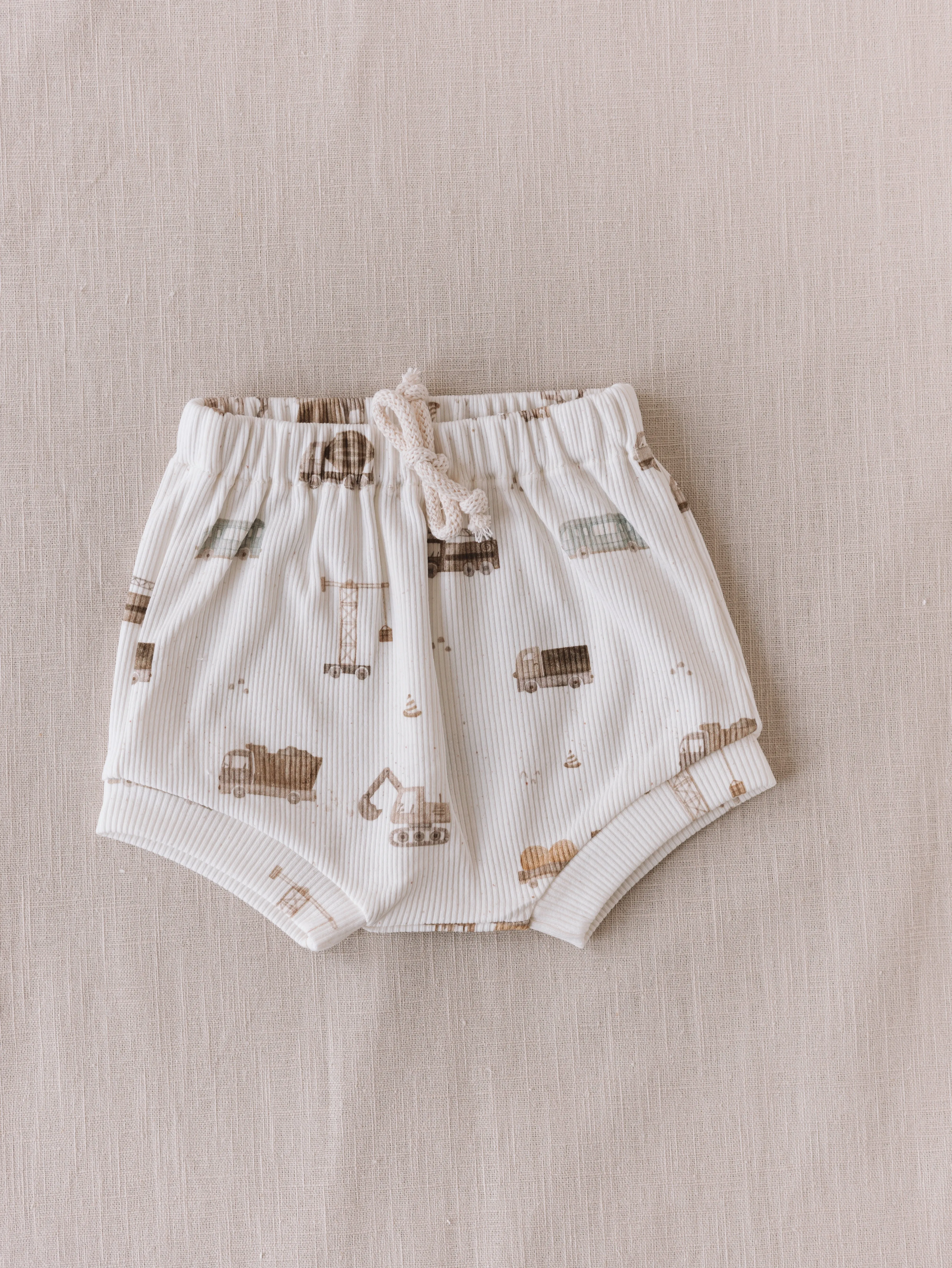 Baby boy shorts / ribbed cars & trucks