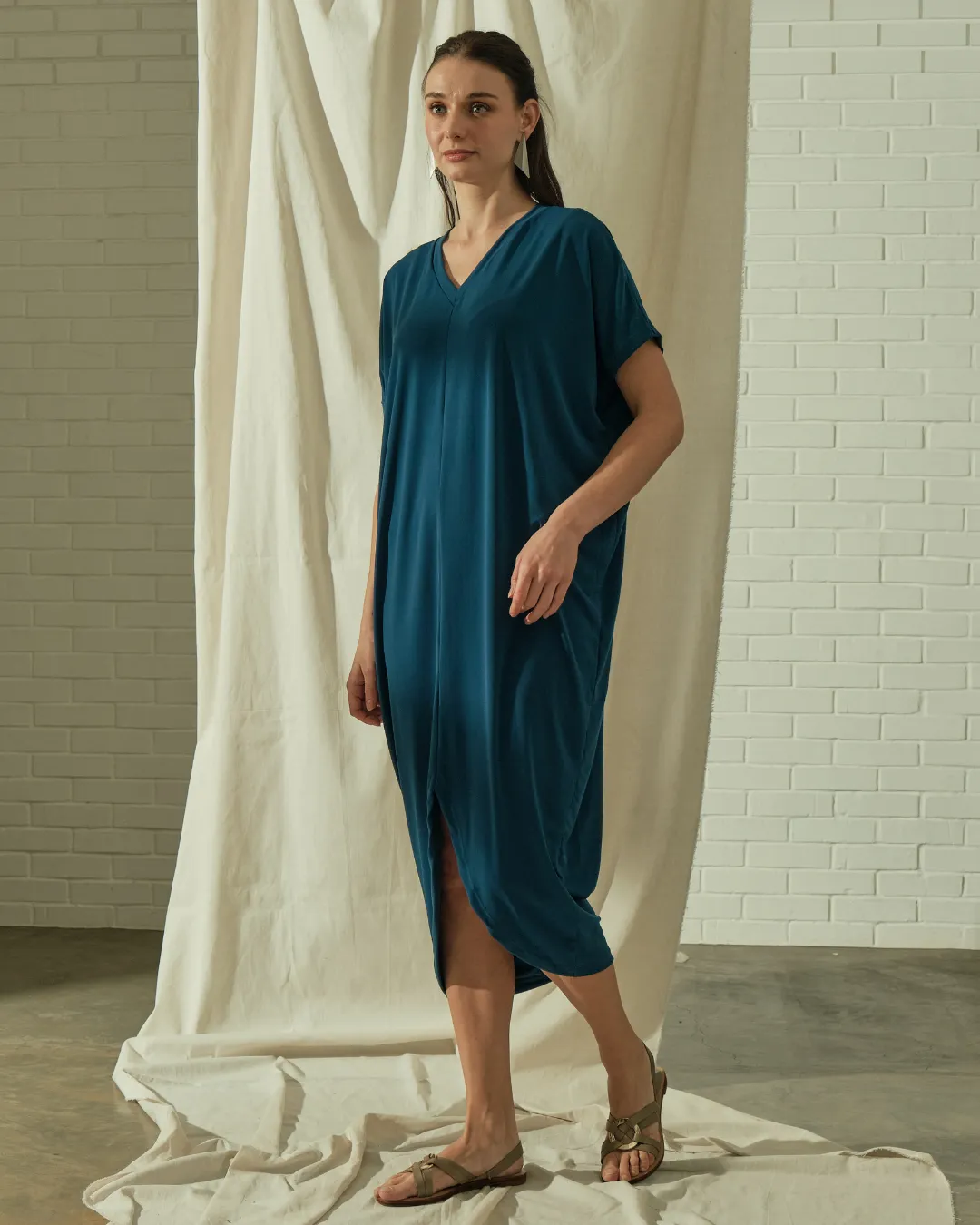 Dianara V-neck Maxi Dress